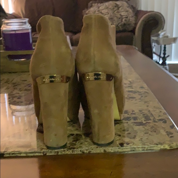 Can’t wear heels anymore!! - Picture 2 of 3